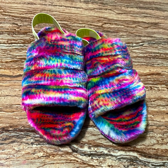 Ugg - Picture 4 of 8